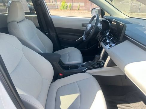 Used 2024 Toyota Corolla Cross L FWD image 30