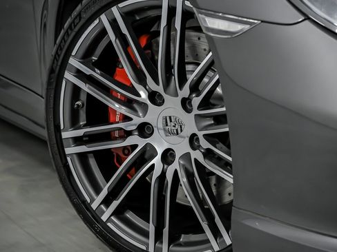 Used 2014 Porsche 911 Turbo image 4