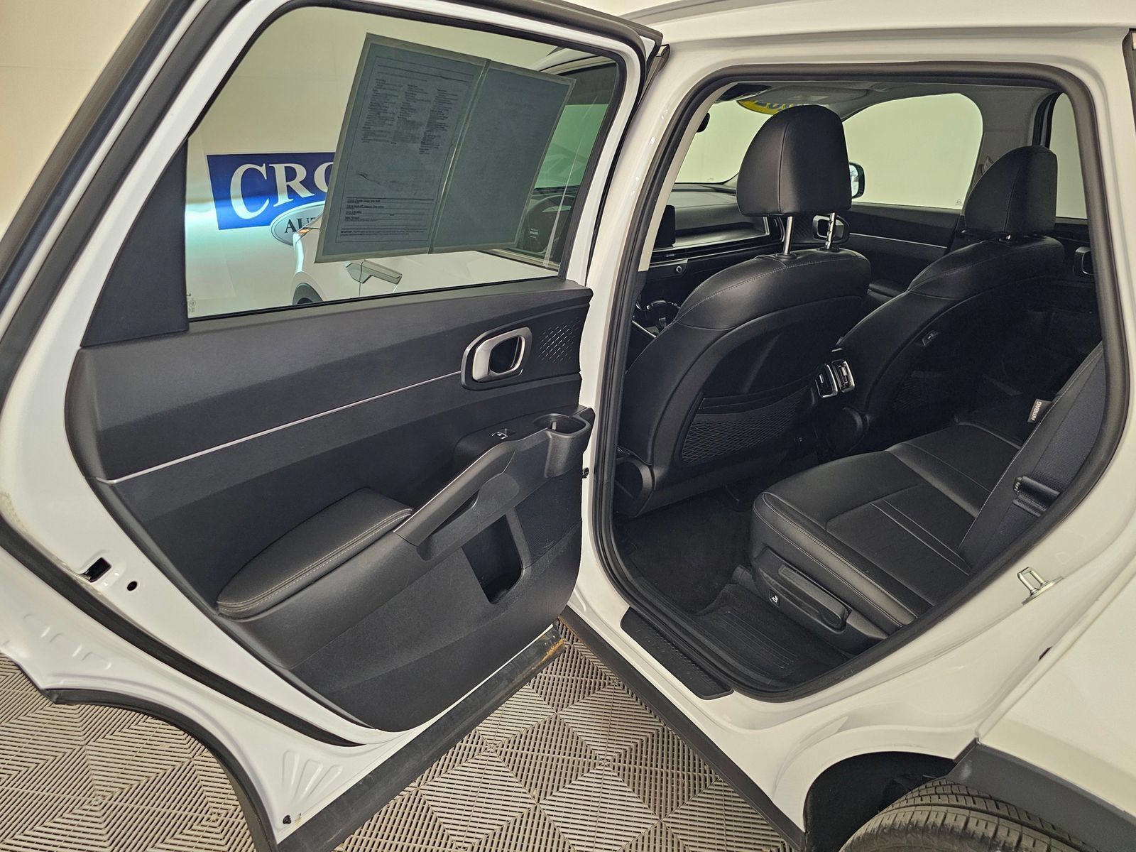 Used 2024 Kia Sorento S w/ Panoramic Sunroof Package FWD image 22