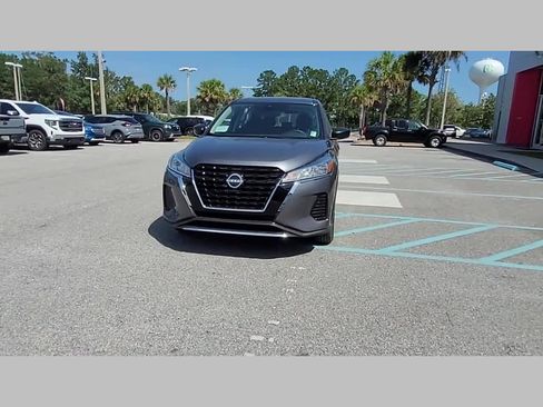 New 2025 Nissan Kicks Play S image 19