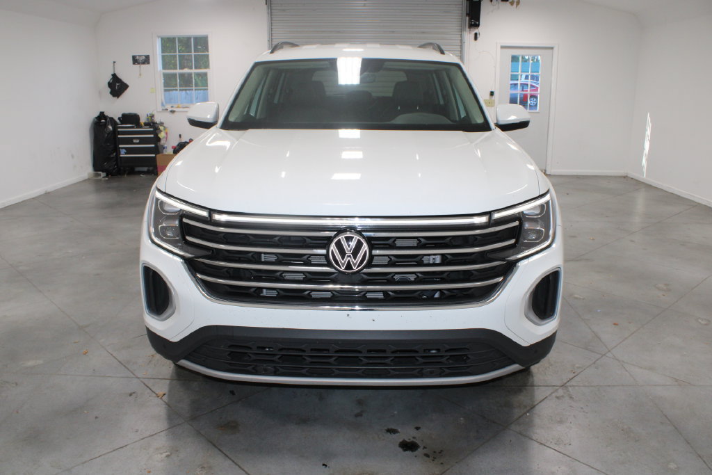 Used 2025 Volkswagen Atlas SE AWD/4WD image 3