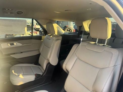 New 2026 Ford Explorer Active w/ Active Comfort Package image 23
