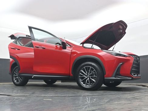 Used 2025 Lexus NX 250 FWD w/ Towing Package (2000 Lbs) image 47
