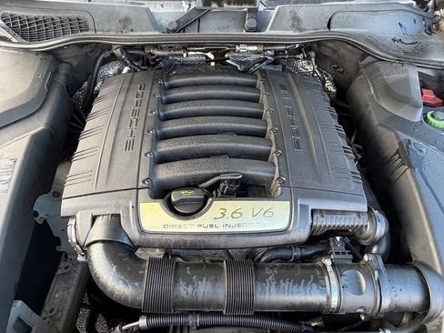Used 2011 Porsche Cayenne AWD/4WD image 31