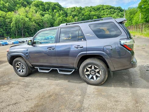 Used 2023 Toyota 4Runner TRD Off-Road Premium w/ Off Road Premium Plus Package AWD/4WD image 4