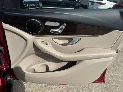 Used 2022 Mercedes-Benz GLC 300 image 13