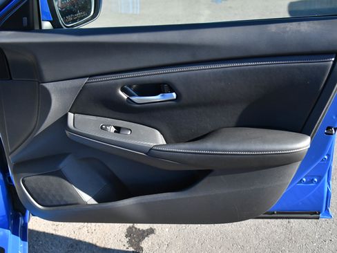 Used 2025 Nissan Sentra SV image 38