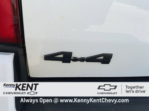 Used 2024 Toyota Tacoma TRD Off-Road image 9