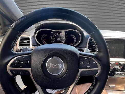 Used 2015 Jeep Grand Cherokee Overland AWD/4WD image 8