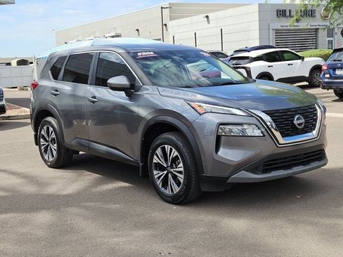 Used 2023 Nissan Rogue SV FWD image 3