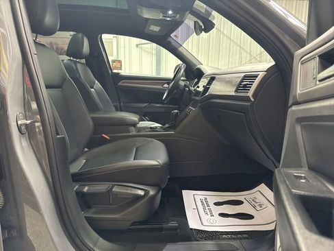 Used 2020 Volkswagen Atlas Cross Sport SE image 26