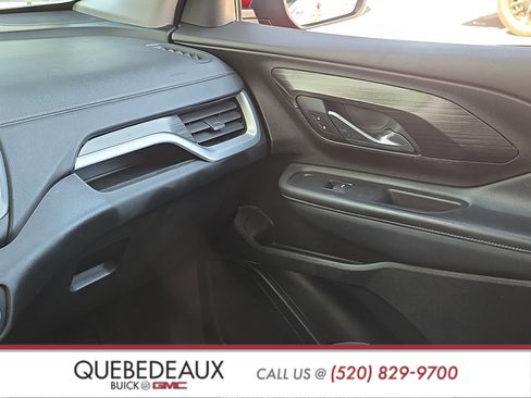 Used 2024 GMC Terrain SLE w/ Driver Convenience Package FWD image 19