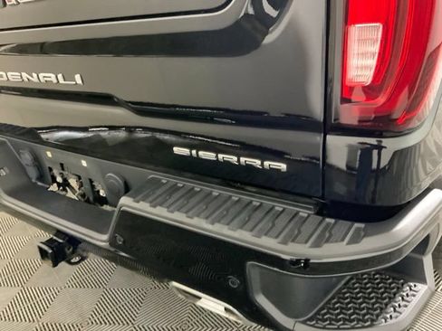 Used 2022 GMC Sierra 1500 Denali AWD/4WD image 16