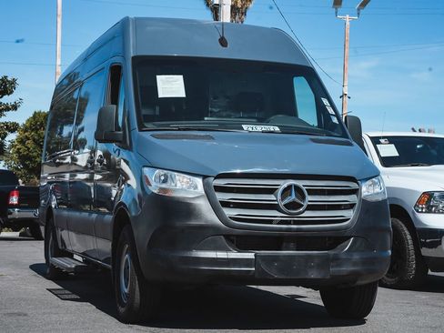 Used 2019 Mercedes-Benz Sprinter 170 image 4