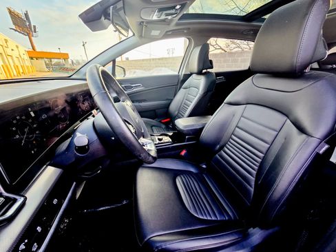 Used 2024 Kia Sportage SX image 8