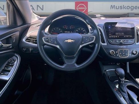 Used 2023 Chevrolet Malibu LT image 8