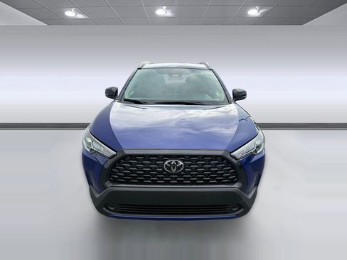 Used 2025 Toyota Corolla Cross LE image 6