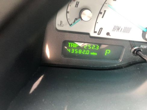 Used 2002 Ford Thunderbird Deluxe image 12