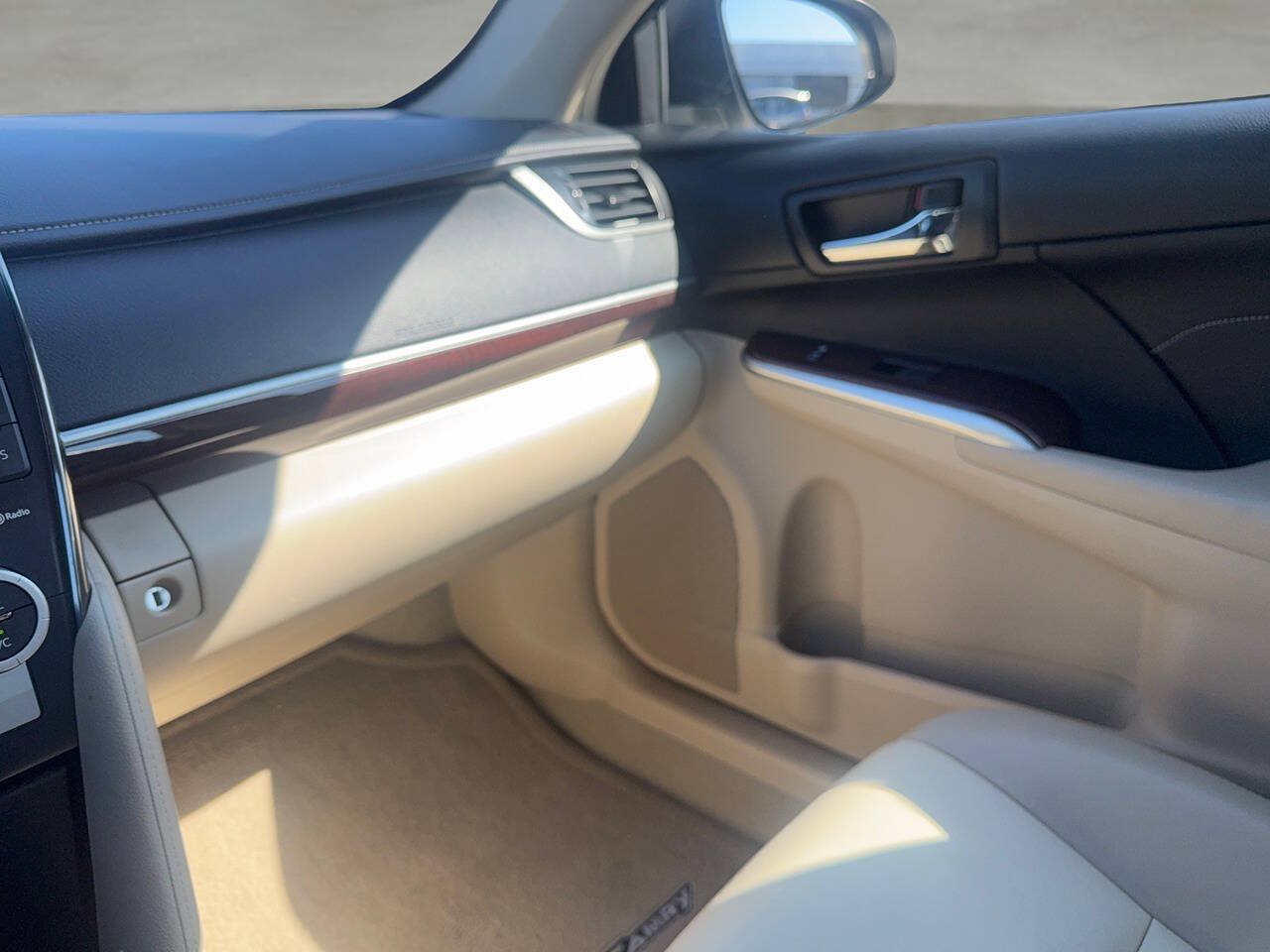 Used 2014 Toyota Camry XLE w/ Leather Package FWD image 38
