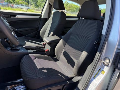 Used 2018 Volkswagen Passat 2.0T FWD image 24
