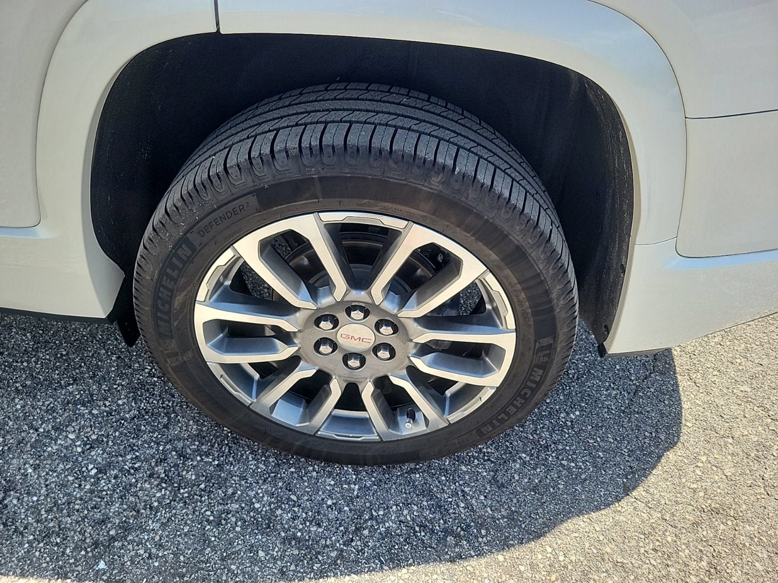 Certified 2023 GMC Acadia Denali w/ Denali Ultimate Package FWD image 11