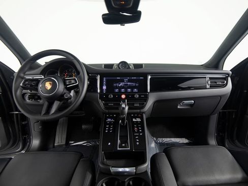 Certified 2026 Porsche Macan AWD/4WD image 35