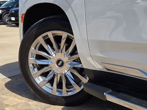 Used 2023 Cadillac Escalade Premium Luxury w/ Performance Package AWD/4WD image 33