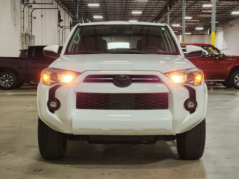 Used 2022 Toyota 4Runner SR5 image 2