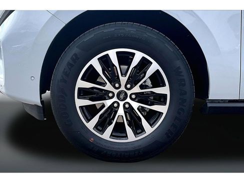 Used 2020 Ford Expedition Max Platinum AWD/4WD image 28