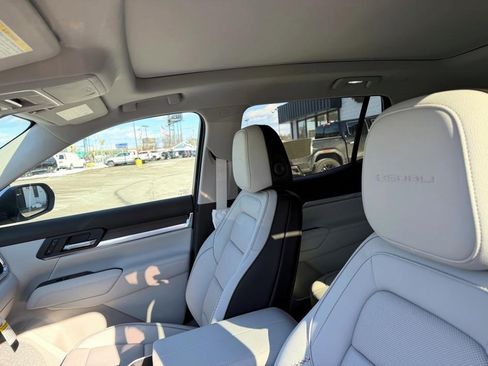 New 2026 GMC Terrain Denali w/ LPO, Floor Liner Package image 15