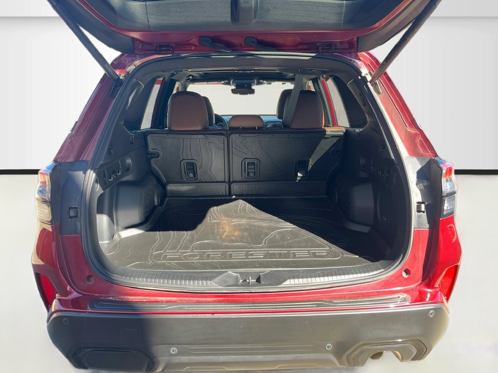 Used 2025 Subaru Forester Touring AWD/4WD image 28