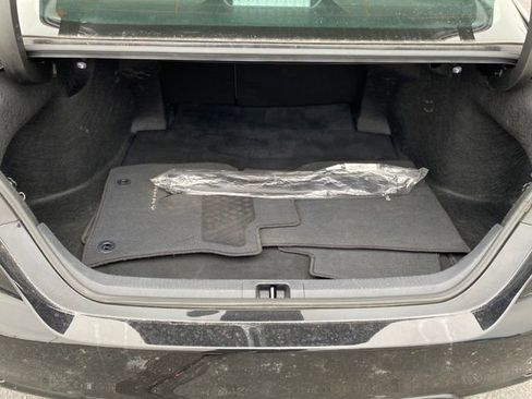 Used 2023 Toyota Camry SE image 18