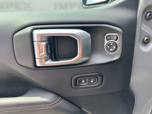 Used 2021 Jeep Wrangler Unlimited Rubicon w/ Dual Top Group image 25