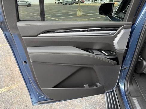 New 2026 Cadillac Escalade ESV Sport w/ Touring Package image 28