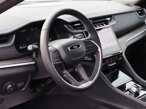 New 2025 Jeep Grand Cherokee Limited AWD/4WD image 12