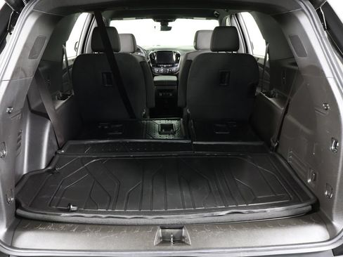 Used 2023 Chevrolet Traverse LT FWD image 21