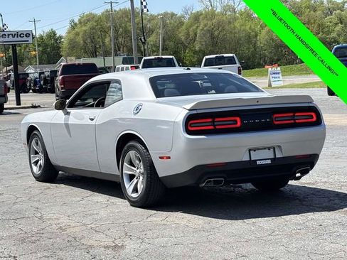 Used 2020 Dodge Challenger SXT RWD image 2