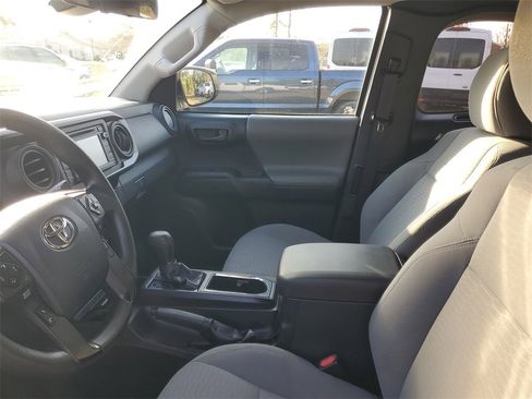 Used 2019 Toyota Tacoma SR5 image 12