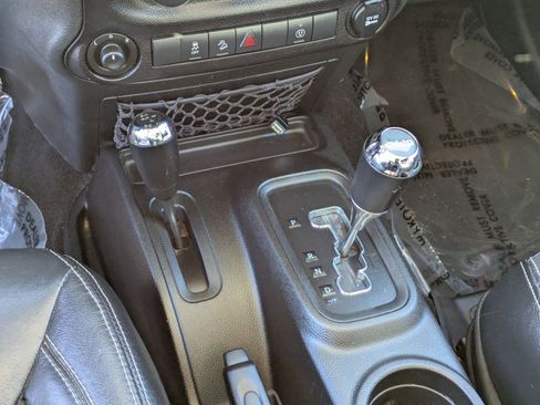 Used 2018 Jeep Wrangler Unlimited Sport image 24