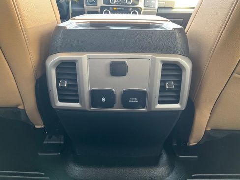 Used 2022 Ford F250 Lariat w/ Chrome Package image 29