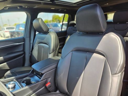 New 2026 Jeep Grand Cherokee L Limited RWD image 20