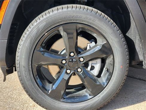 New 2025 Jeep Grand Cherokee L Limited image 7