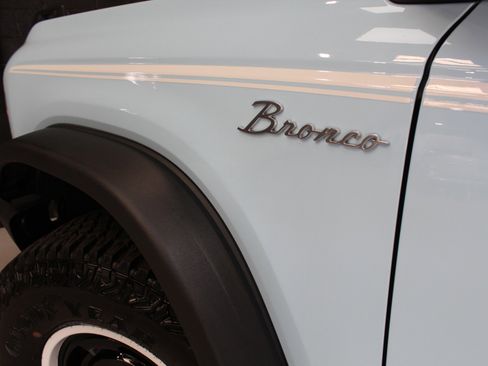 Used 2024 Ford Bronco Heritage Edition AWD/4WD image 14