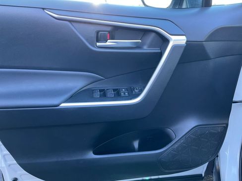 Used 2025 Toyota RAV4 XLE image 20