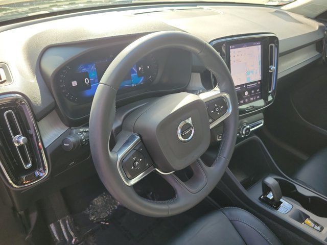 Used 2024 Volvo XC40 B5 Core w/ Protection Package Premier AWD/4WD image 23
