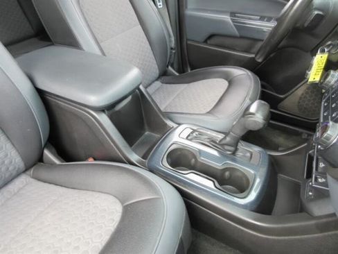 Used 2016 Chevrolet Colorado Z71 w/ Z71 Midnight Edition RWD image 13