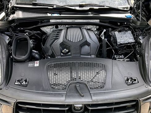 Used 2026 Porsche Macan AWD/4WD image 15
