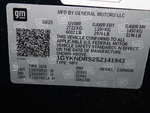 Certified 2025 Cadillac XT5 Premium Luxury w/ Technology Package AWD/4WD image 38