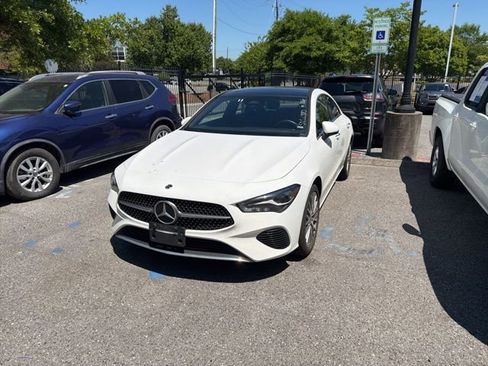 Used 2025 Mercedes-Benz CLA 250 image 4