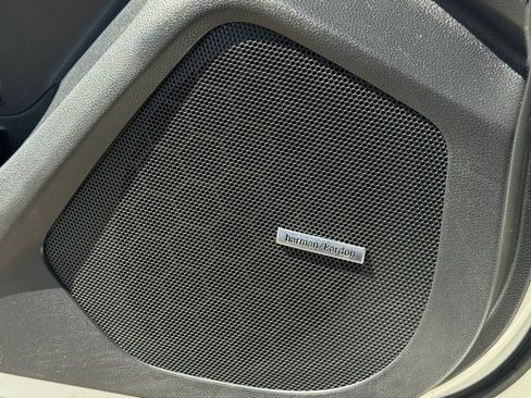 Certified 2022 Subaru Ascent Limited w/ Technology Package image 21